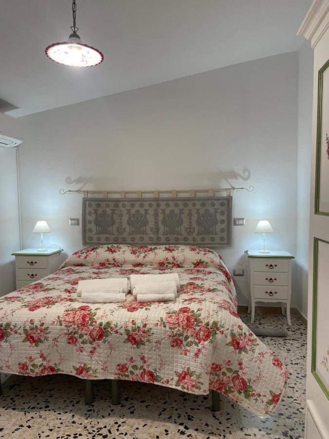 Affittacamere Il Vicoletto Aria Ona Villagrande Strisaili Eksteriør billede
