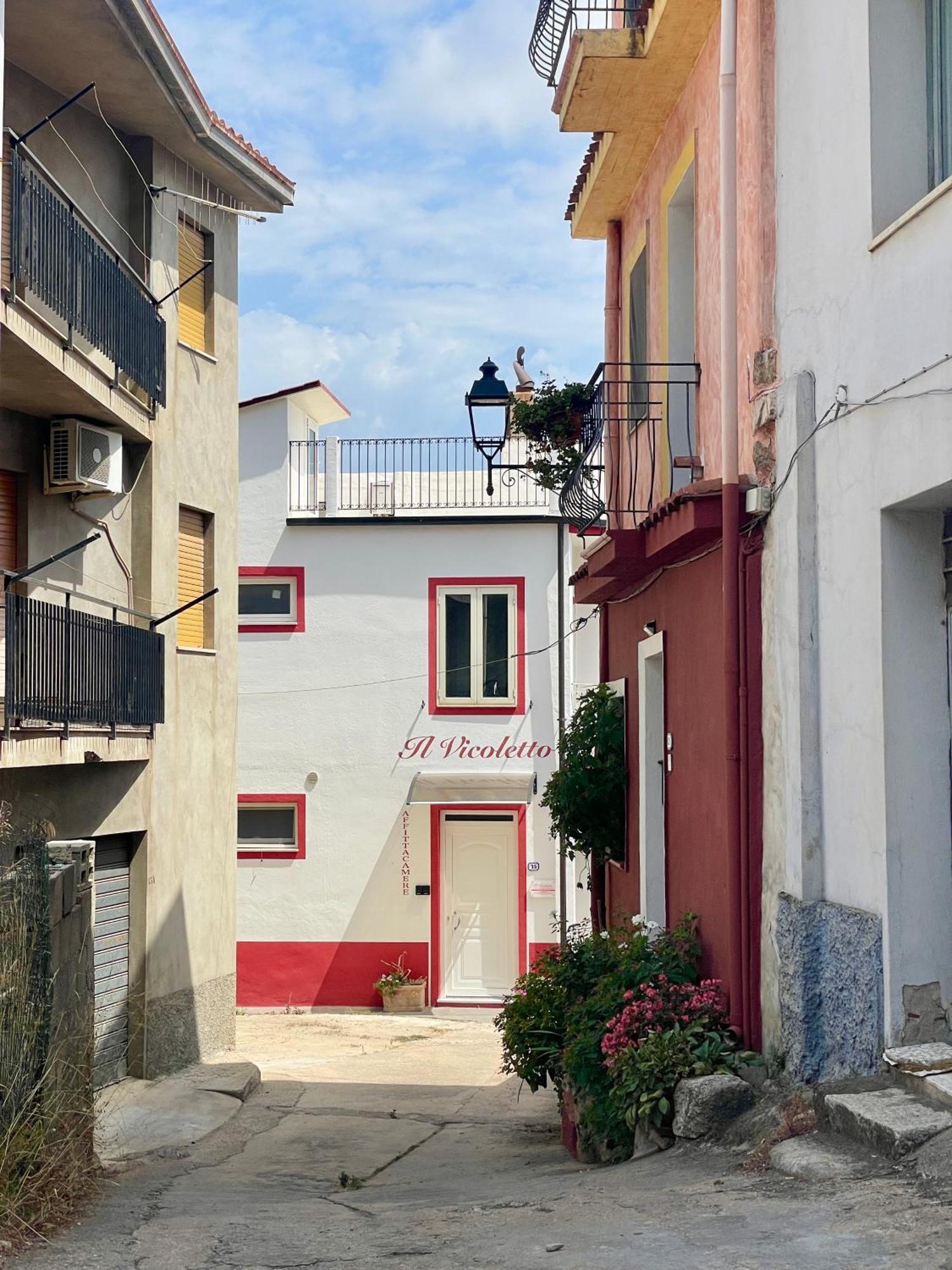 Affittacamere Il Vicoletto Aria Ona Villagrande Strisaili Eksteriør billede